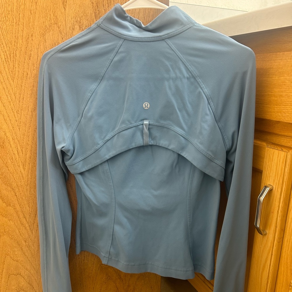 Lululemon define jacket size 4